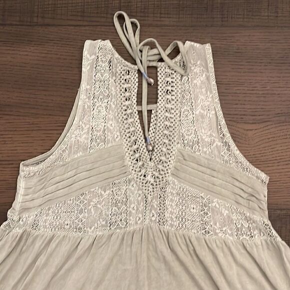 POL Sage Green Lace Tank Top with Keyhole - Picture 4 of 13